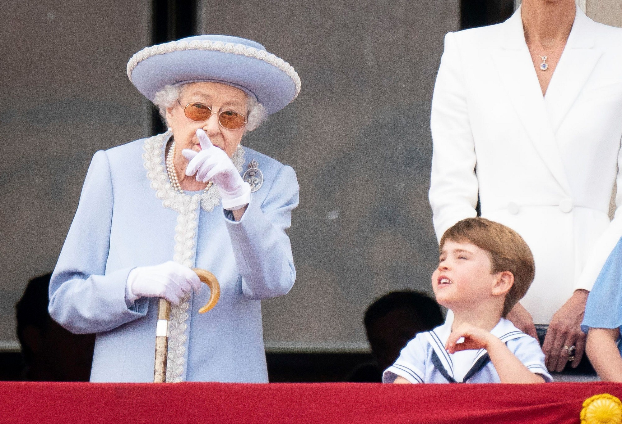 Oslavy platinového jubilea: Princ Louis sa neostýchal pred nikým.