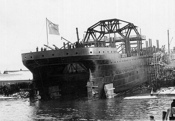 Wodowanie „Wołchowa (późniejszej Kommuny) 17 listopada 1913