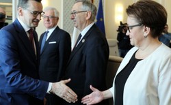 Oświatowy okrągły stół coraz bliżej. Oto pierwsi delegaci i ich poglądy na strajk nauczycieli