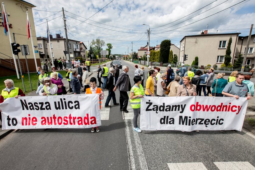 Blokada DK 78 w Mierzęcicach