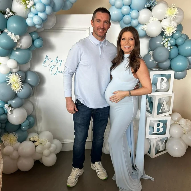 Niki Sanderson sa svojim partnerom