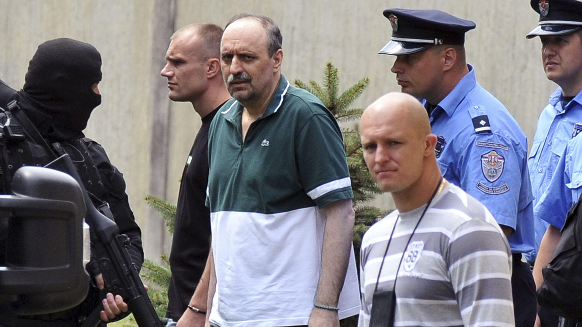 Przywódca Serbów chorwackich Goran Hadżić odmówił dziś przed trybunałem haskim zadeklarowania, czy przyznaje się do winy. Ma na to kolejne 30 dni.