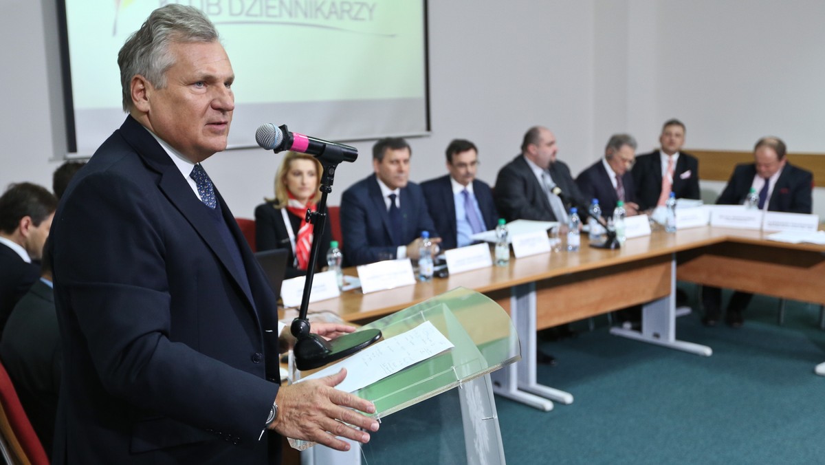 Aleksander Kwaśniewski przyjął wczoraj zaproszenie na Kongres Programowy Lewicy. Były prezydent postawił jednak szefowi Sojuszu warunek: nie przyjedzie na Kongres, jeśli nie będzie Palikota - poinformowało TOK FM. - Żaden z prezydentów nie warunkował udziału w Kongresie od udziału w nim Janusza Palikota - powiedział Leszek Miller. - Nie znam żadnego warunku Kwaśniewskiego - dodał.