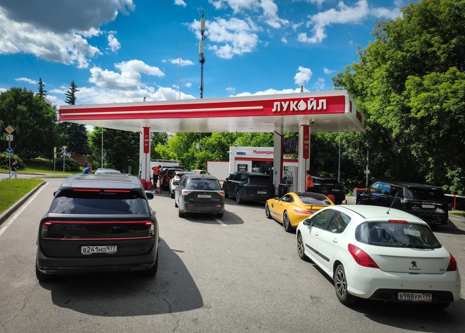 Gužve na pumpama u Rusiji