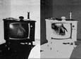 Ręka widoczna na wyłączonym telewizorze. Zdjęcie z 1968 roku