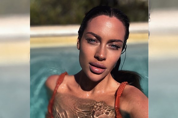 EVO KOLIKO JE VISOKA I KOLIKO KILOGRAMA IMA MINA NAUMOVIĆ Ovaj detalj o ženi Ognjena Amidžića malo ko zna, a svi kažu da izgleda kao avion