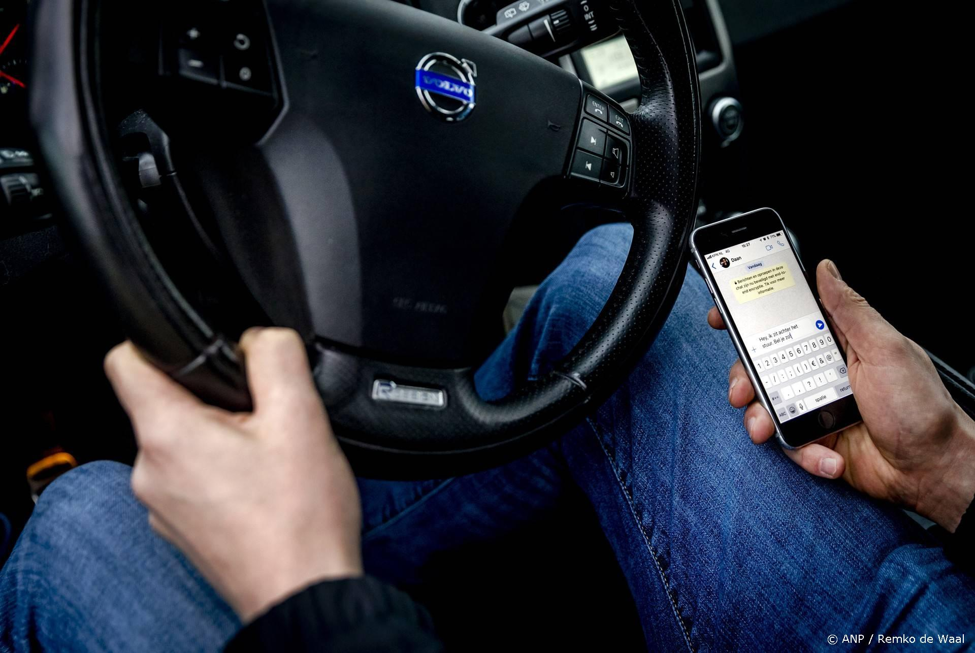 248.020 telefoonboetes in 2025 - stijging van 82.000 ondanks minder verkeersboetes