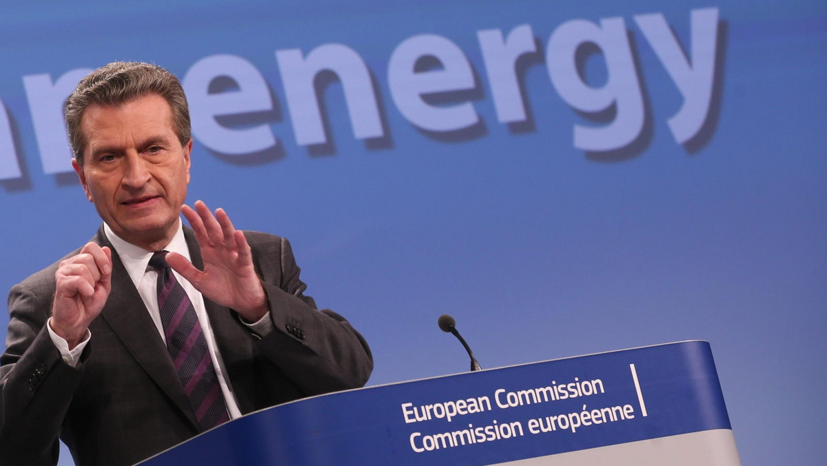 Powstanie unijno-rosyjska grupa robocza, która przeanalizuje m.in. zgodność warunków budowy i funkcjonowania gazociągu South Stream z prawem UE - poinformował w poniedziałek komisarz UE ds. energii Guenther Oettinger.