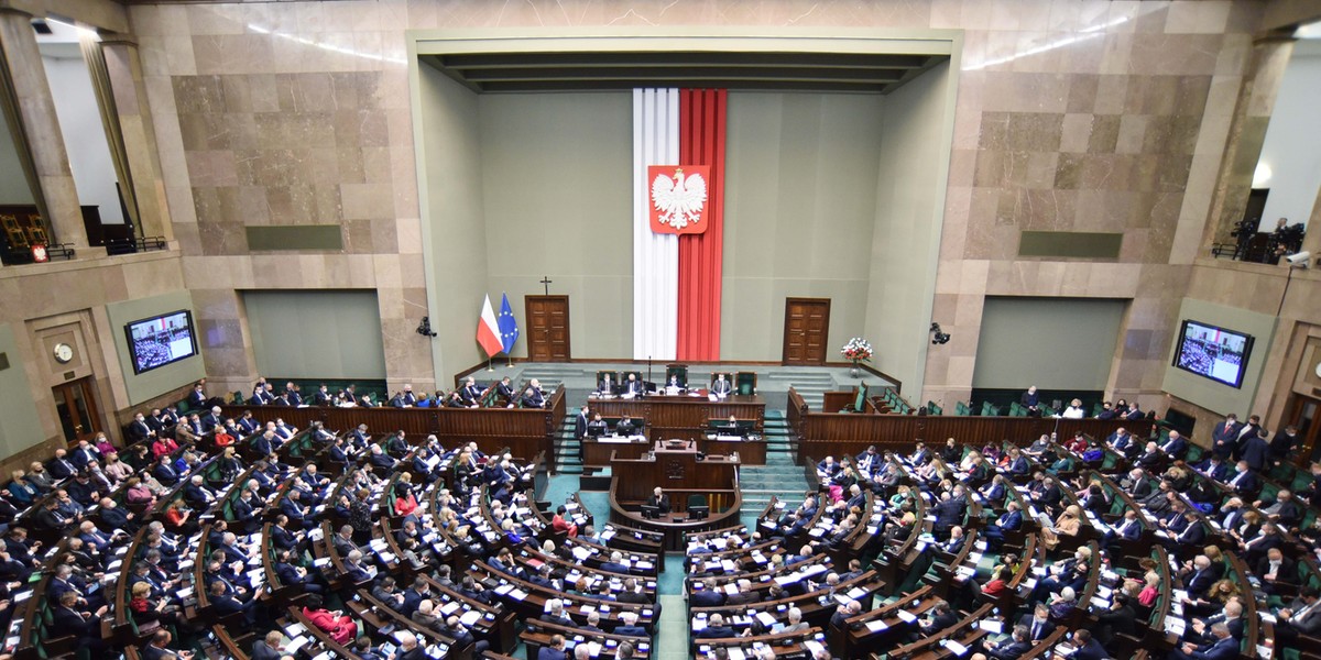 Posłowie dostali błyskawiczny zwrot za Polski Ład. 