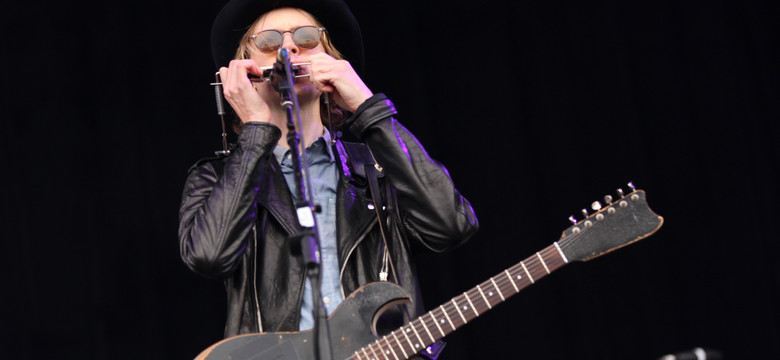 Beck śpiewa "Love" Johna Lennona