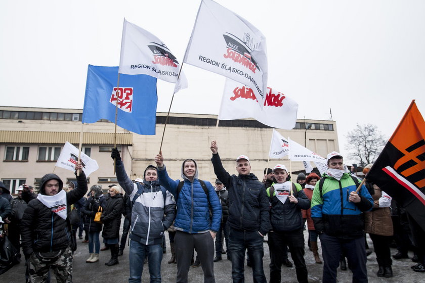 Protest pracowników Odlewni Żeliwa w Zawierciu