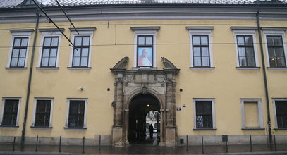 Krakowska kuria ustosunkowała się do zarzutów wobec Jana Pawła II. Jest też apel o "wyraz miłości" 