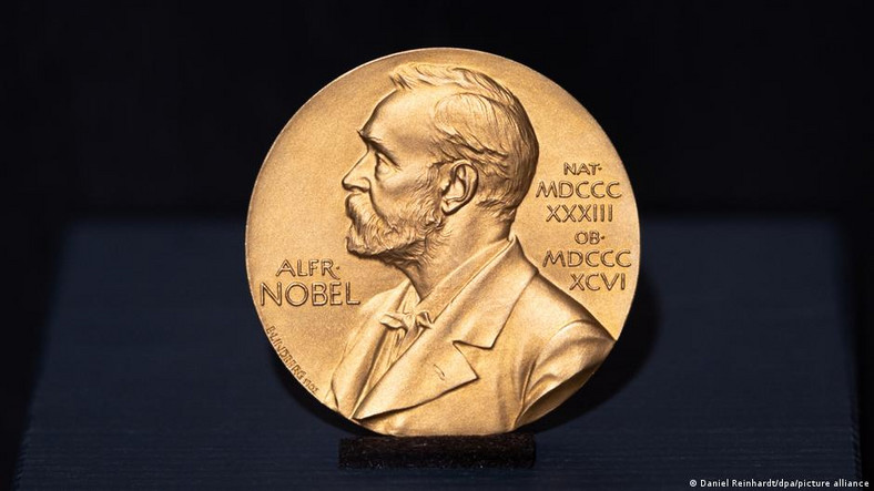 Upragniony medal Literackiej Nagrody Nobla z podobizną Alfreda Nobla