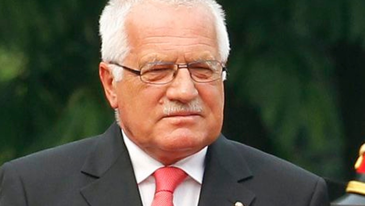 Dalsze pogłębienie integracji europejskiej doprowadzi do stworzenia "superpaństwa", a w konsekwencji do upadku demokracji w Europie - ostrzega prezydent Czech Vaclav Klaus.