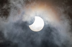 Nów Księżyca w Pannie i Zaćmienie Słońca. Kiedy wypada i co przyniesie?