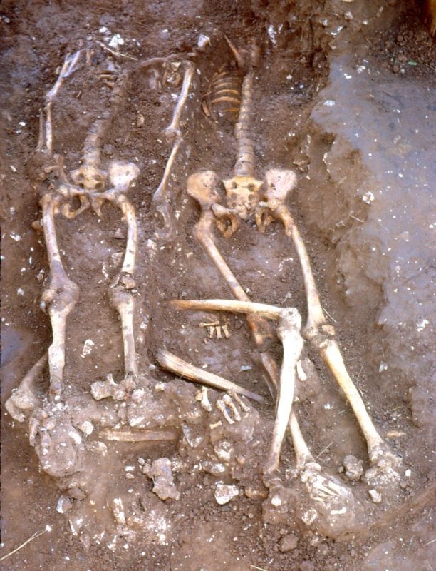 Archeológovia našli kostry bez hláv.