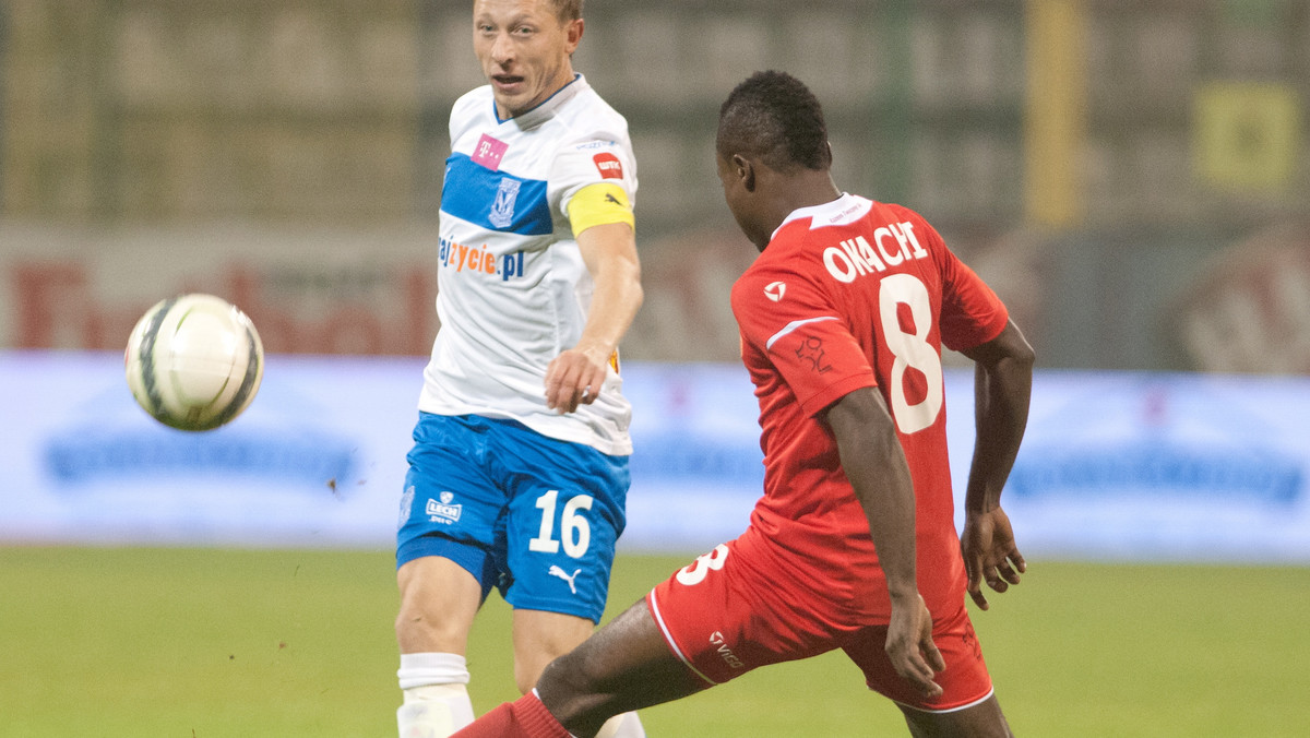 Widzew Łódź przegrał na własnym stadionie z Lechem Poznań 0:1 (0:0) w meczu kończącym piątkowe zmagania T-Mobile Ekstraklasy. Bohaterem gości został kapitan - Rafał Murawski, który zdobył jedynego gola.