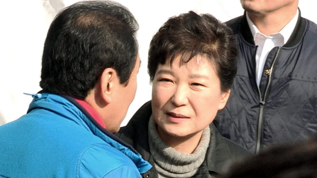 Południowokoreańska opozycja złożyła wniosek o usunięcie ze stanowiska zamieszanej w skandal korupcyjny prezydent Park Geun Hie. Głosowanie nad impeachmentem szefowej państwa ma się odbyć 9 grudnia.