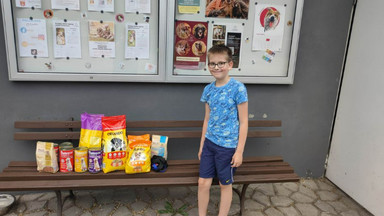 Wielkie serce małego człowieka. 10-letni Miłosz za pieniądze z komunii kupił karmę dla zwierząt