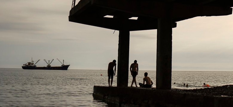 Doradca Zełenskiego kategorycznie zaprzecza. "Nie atakowaliśmy i nie będziemy atakować cywilnych obiektów"