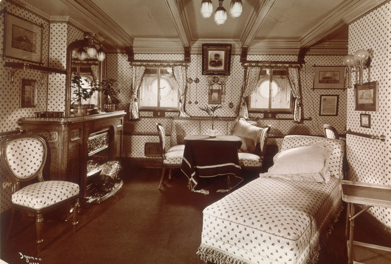 Wnętrze królewskiego pokoju na statku "Augusta Victoria", 1902 r.