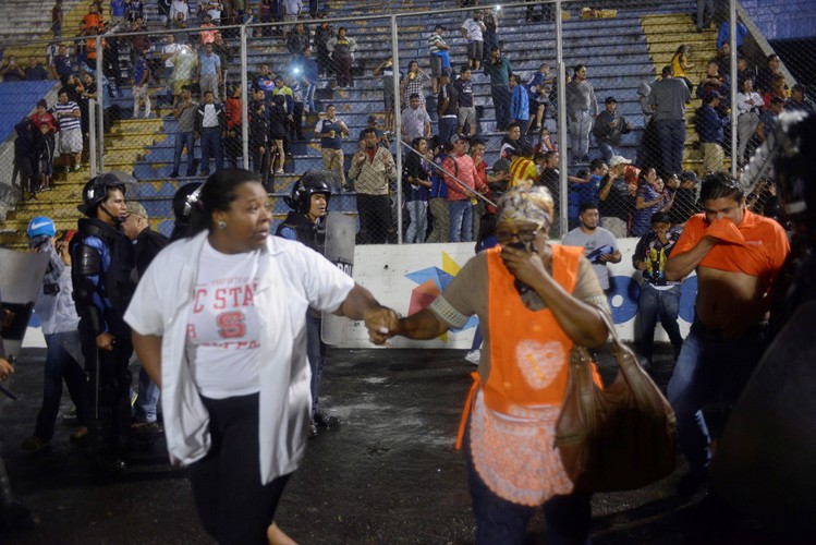 Trzy osoby zginęły w zamieszkach przed meczem piłkarskim w Hondurasie