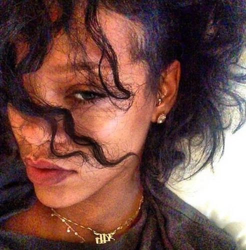 Gwiazdy bez makijażu: Rihanna