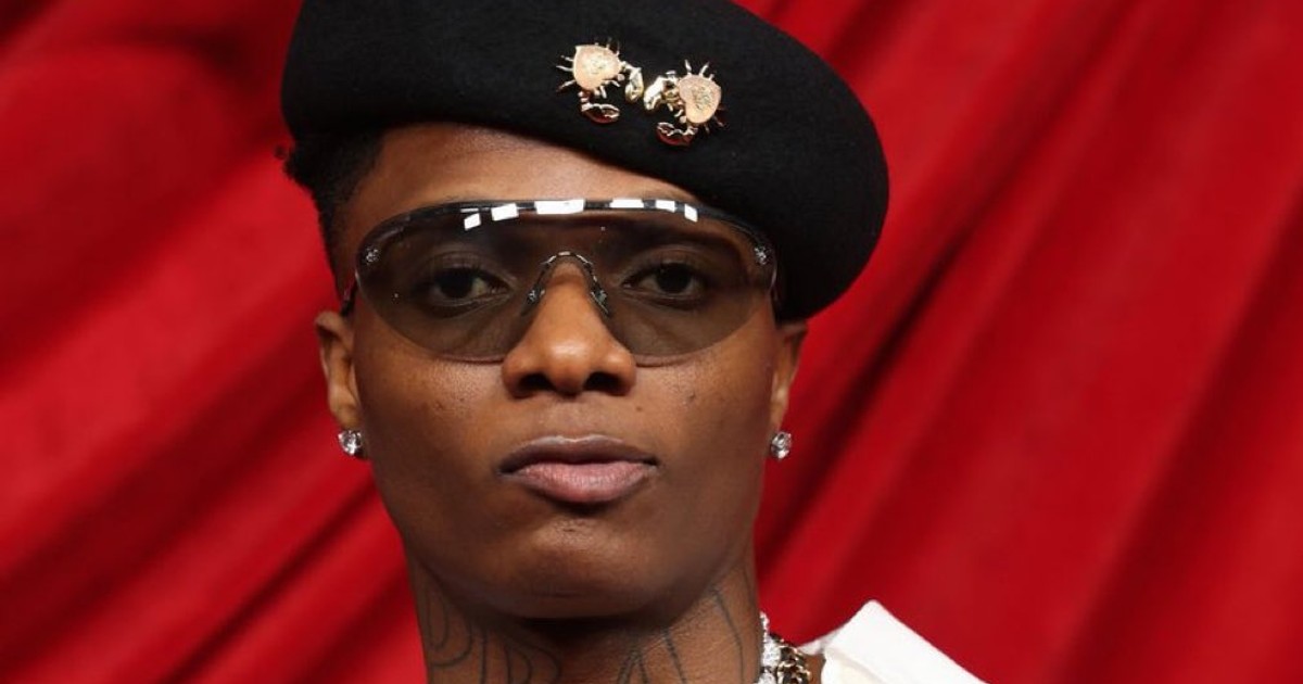 Albamu mpya ya Wizkid "Morayo" inaleta msisimko mkubwa miongoni mwa mashabiki wa muziki kote ulimwenguni. Ikiwa na sauti bainifu za RnB, aina za muziki zinazoahidi, ushirikiano wa kushangaza na jumbe ndogo ndogo zinazodokeza, albamu hii inaahidi kuwa kito cha kweli. Matarajio ni makubwa kwa mradi huu ambao unapaswa kumpandisha tena Wizkid juu ya tasnia ya muziki.