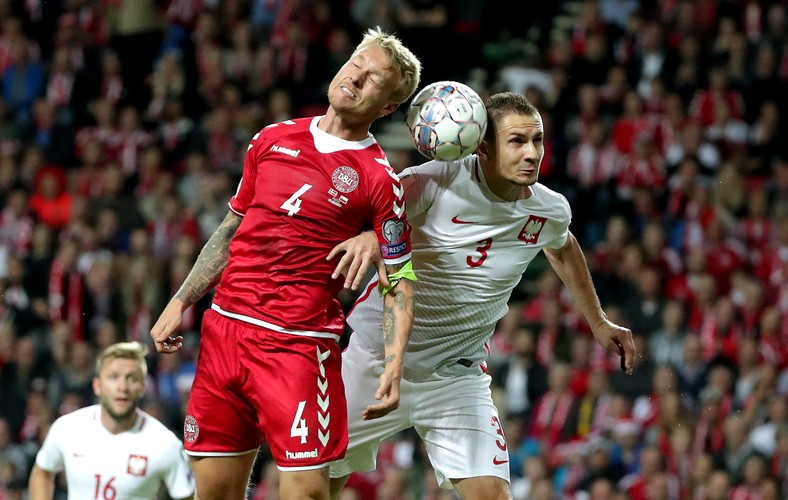 Artur Jędrzejczyk (P) i Simoj Kjaer (L)