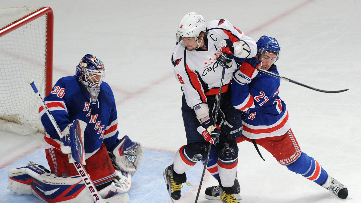 Washington Capitals zwyciężyli mecz numer cztery z New York Rangers w stosunku 3:2 i doprowadzili do remisu 2:2 w serii do czterech wygranych.