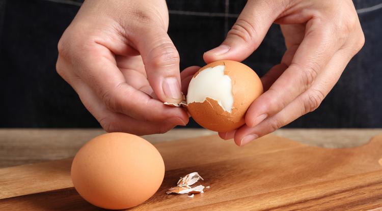 Ezzel a módszerrel pillanatok alatt megpucolhatod a tojásokat. Fotó: Getty Images