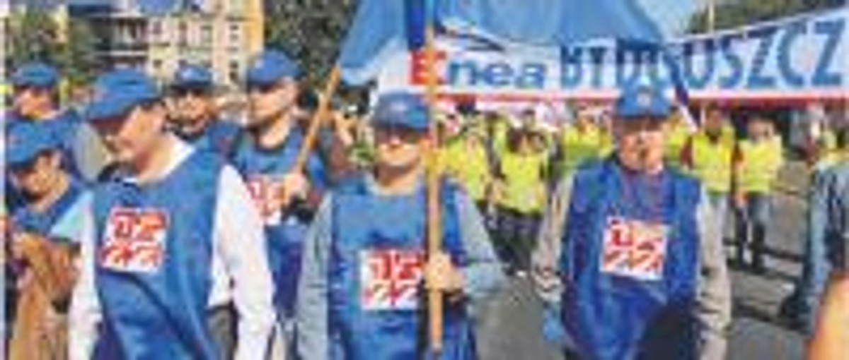 Manifestacja związkowców OPZZ i Enei Bydgoszcz, 18 września 2009 r. Jerzy Undro/PAP