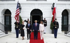Prezydent Duda z małżonką w USA. Tak wyglądało powitanie przed Białym Domem [ZDJĘCIA]