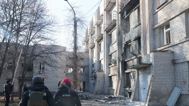 zmasowany atak na kijów i charków. rosja użyła rakiet i dronów