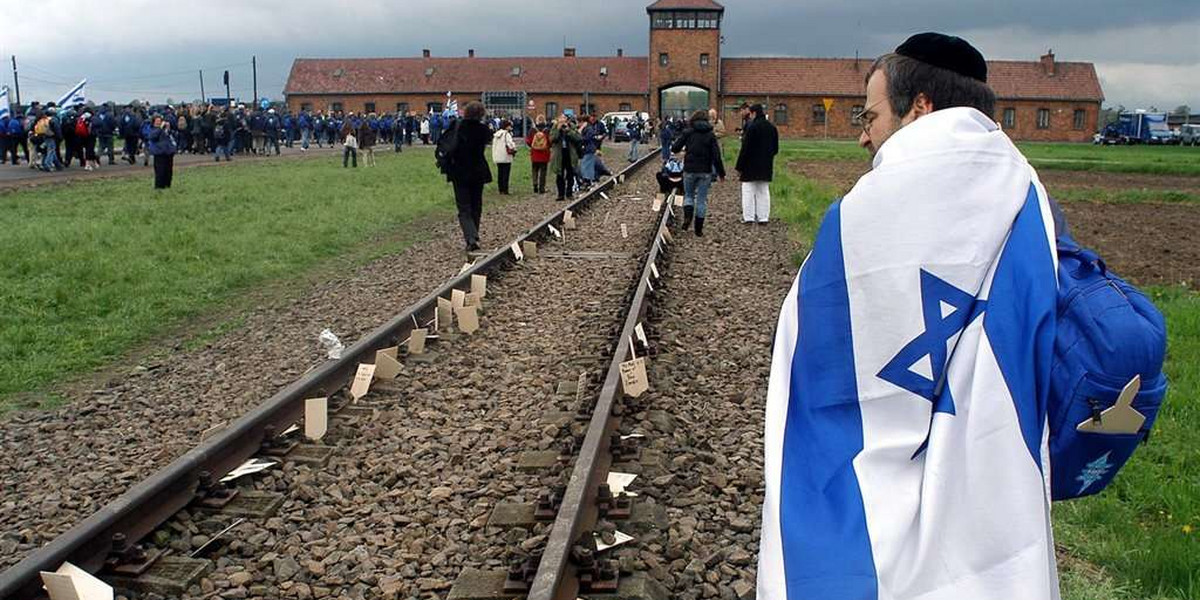 Kanadyjczycy ukradli fragment torów z Auschwitz
