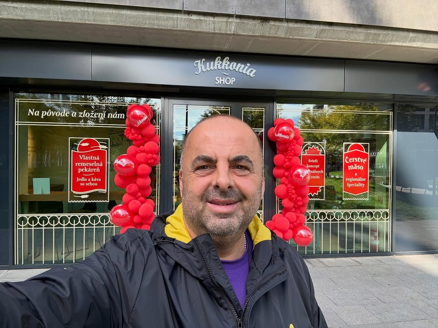 Moderátor a zabávač Richard Vrablec.