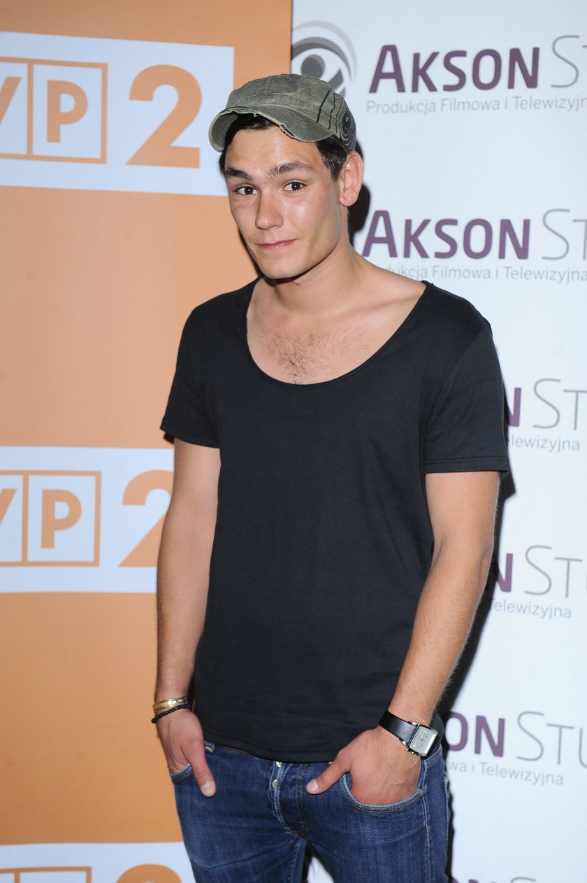 Goła pupa aktora Barw szczęścia. Naga pupa Gelnera i gołe piersi