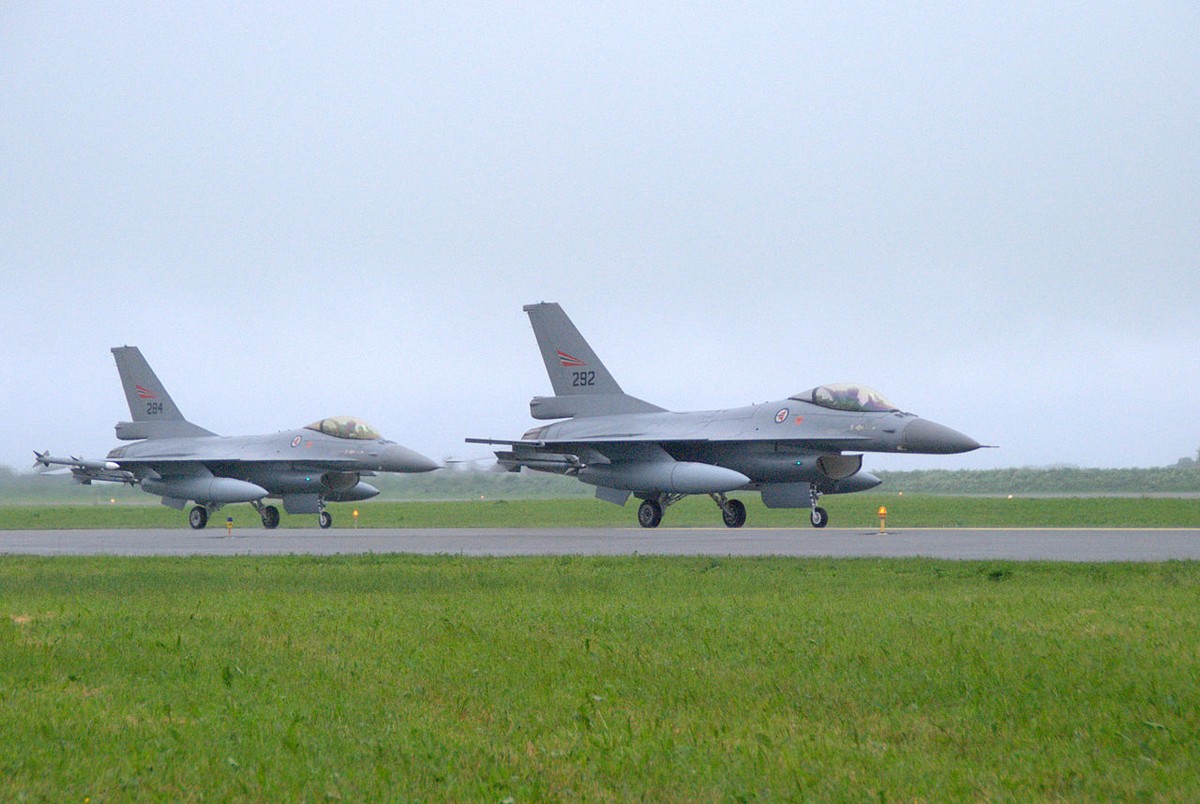 Drony nad bazą sił powietrznych w Norwegii