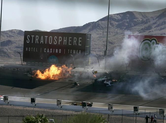 Wypadek, w którym zginął Dan Wheldon na torze w Las Vegas