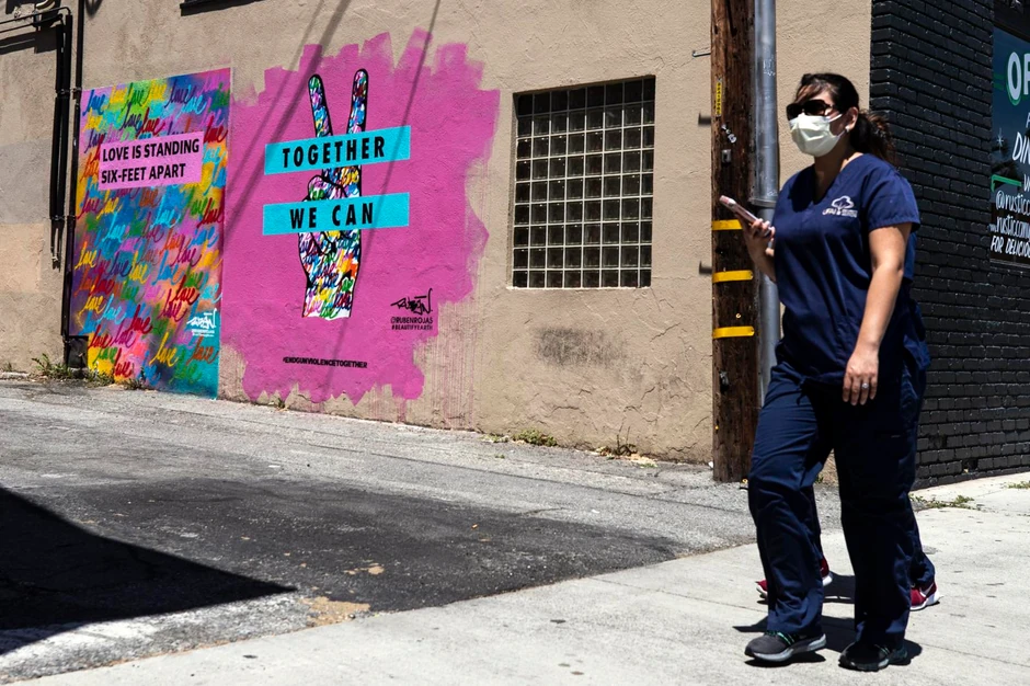 SAD se i dalje suočava sa velikim brojem zaraženih od korona virusa