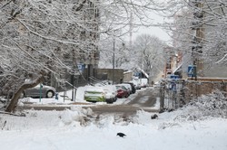 Atak zimy. Ostrzeżenia przed trudnymi warunkami drogowymi w kraju