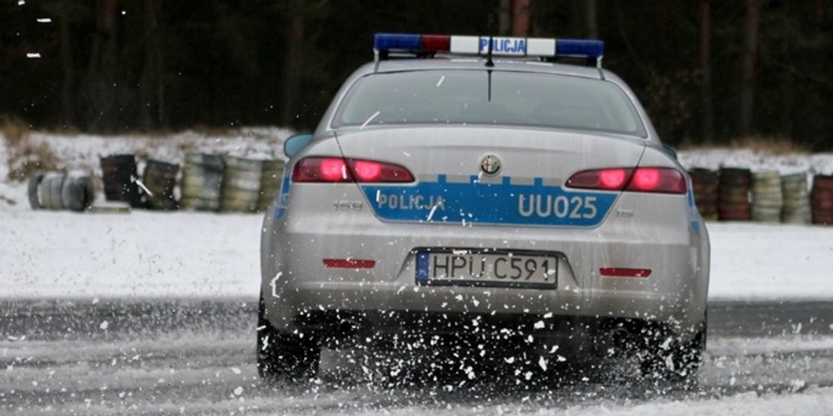 Zimowe szkolenie Policji na Torze Poznań