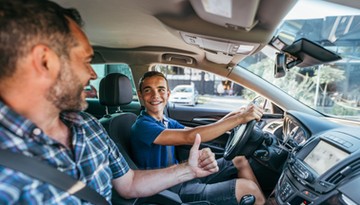 Rewolucja w prawie jazdy 2026. 17-latkowie wsiądą za kółko, ale lista zakazów jest długa