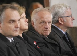 Niesiołowski wyśmiewa pomysł Kaczyńskiego. "Szuka fałszerstw"