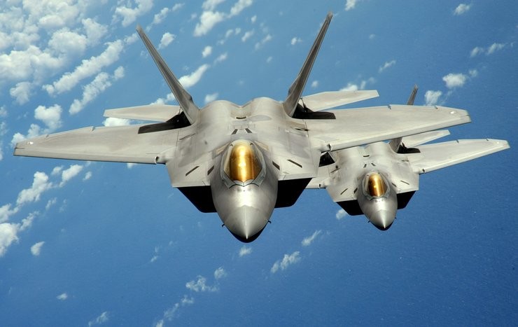 USA wyślą myśliwce F-22 Raptor do Europy? Deborah James: to dopiero początek