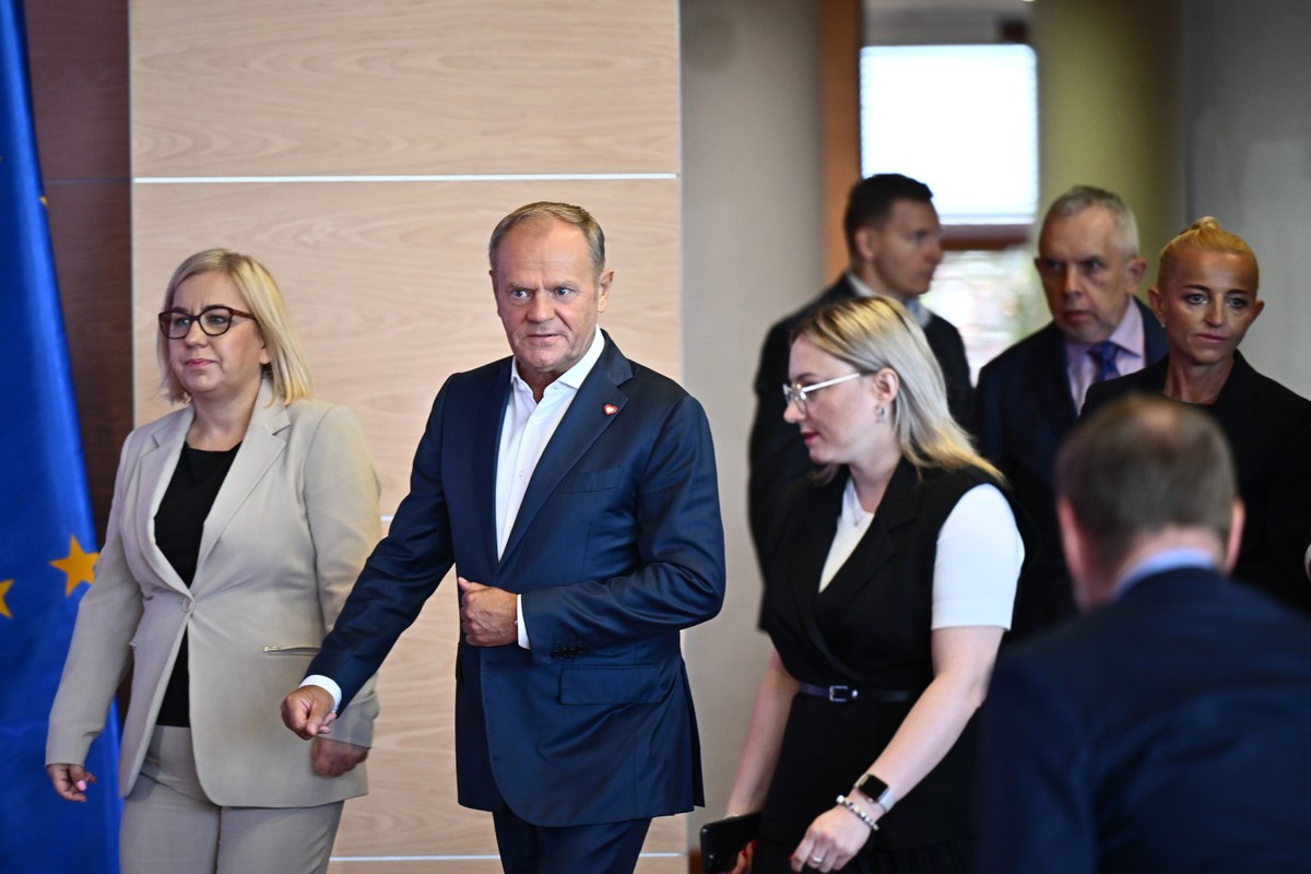Donald Tusk, Paulina Hennig-Kloska