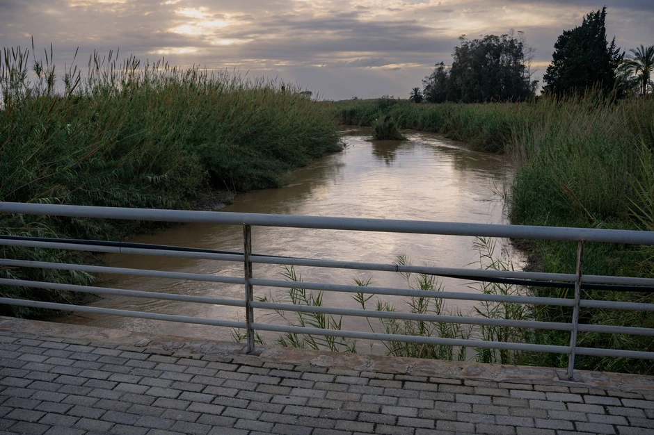 Poslednji most preko reke Litani koji Izraelci nisu bombardovali, jedini preostali prelaz između regiona Tira i ostatka Libana na severu, na slici od 23. marta