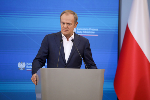 Premier Donald Tusk na konferencji prasowej w siedzibie KPRM