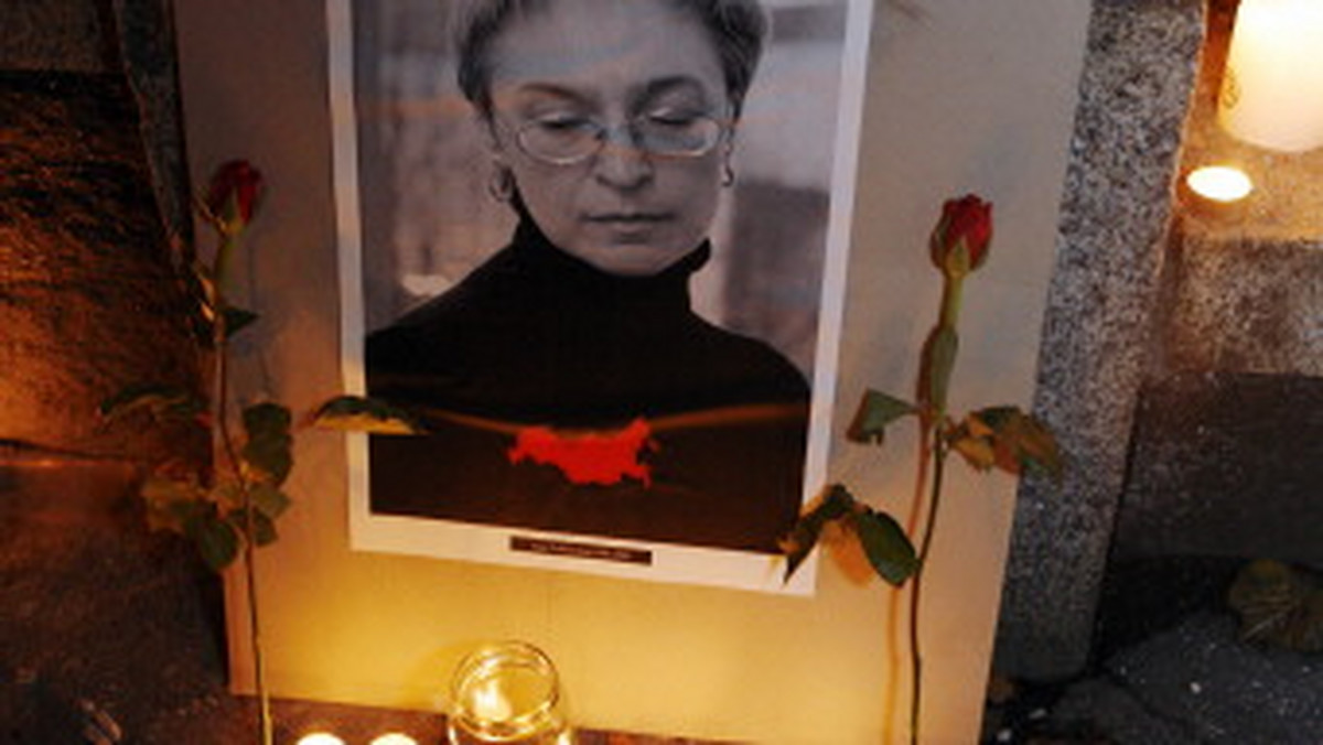Śledztwo w sprawie zabójstwa dziennikarki Anny Politkowskiej zostanie przedłużone do lutego 2011 roku - poinformował w środę przedstawiciel Komitetu Śledczego przy Prokuraturze Generalnej Rosji Władimir Markin.
