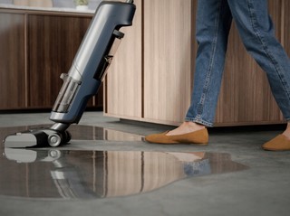 Wet'Dry: Odkurzacz bezprzewodowy, który zbiera mokre i zaschnięte plamy, kurz i sierść zwierząt